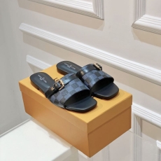 Louis Vuitton Slippers